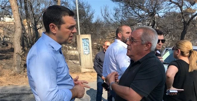 Στο Μάτι ο Αλέξης Τσίπρας με ισχυρές αστυνομικές δυνάμεις- Για πρώτη φορά στην περιοχή η Ρένα Δούρου- Παρών και ο Ηλίας Ψινάκης (βίντεο)